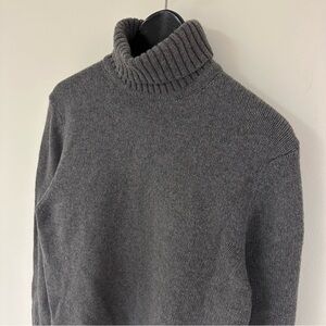 MEDIUM Zara Turtleneck Sweater